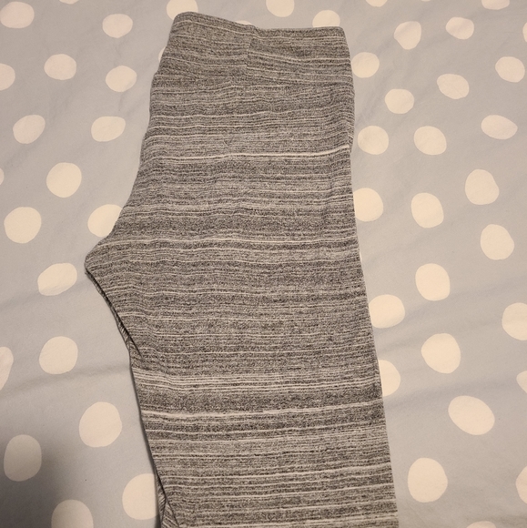 5 for 25$ Talula aritzia leggings - Picture 2 of 3